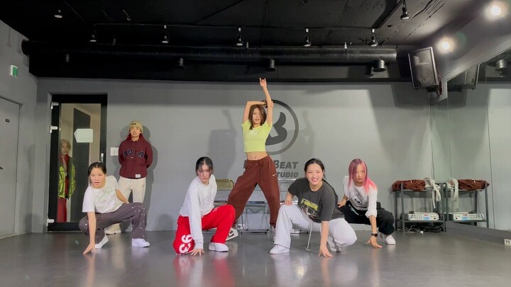 少女时代 崔秀英《Leave The Door Open & Hey Mama》Dance Practice，没有忘记自己主业的崔演员~