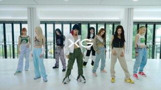 "All members of the girl group have mastered Aiki's choreography perfectly" 220812 XG & AIKI Dance p