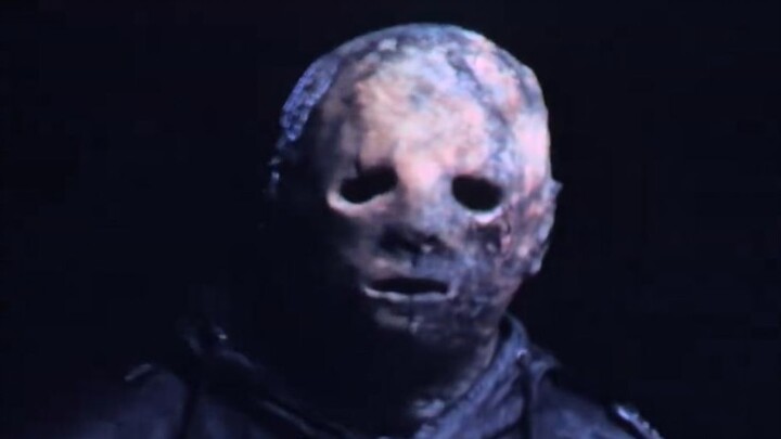 Finally, I’ve seen a normal person in a horror movie!