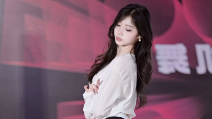 ทำเป็นหน้าหนาว..【กระดิกกระดิก】