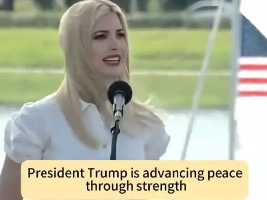 إيفانكا لم ترث أورغ ترامب، لكنها تعلمت جيدًا كيفية هز رأسها.