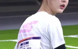 จังหวะมิกะโยนให้เนเน่แล้วเนเน่ก็ทำแต้มไปเลยสิคะ