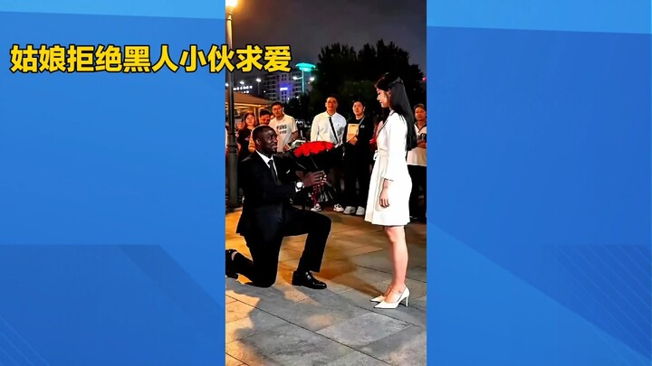 สาวงามปฏิเสธคำขอรักจากชายผิวดำ ชื่นชมเธอที่ไม่เพียงปกป้องบ้านเกิด ยังตอกหน้าบางคนอย่างเจ็บแสบ