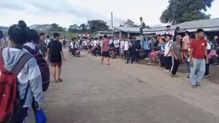 Suntukan sa labas ng School