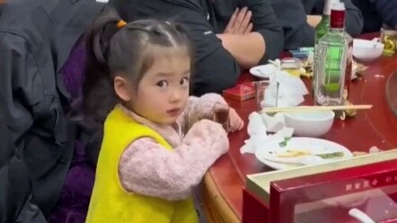 Little girl wants to drink a soda but Mom stops her: “I’m drinking it anyway—you can’t stop me!”