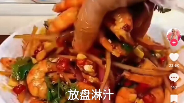 [TikTok] Foreigner Follows a Chinese Short Video to Cook—and Actually Succeeds!