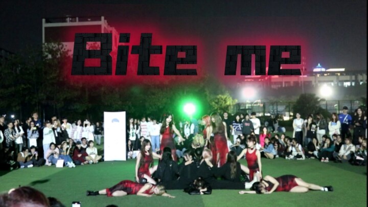 【SC】Phiên bản toàn nữ của Bite Me được biểu diễn trên sân cỏ! Điệu nhảy cover siêu đẹp và ngầu của E