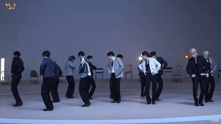 强迫症狂喜 全员黑裤子显得舞蹈更齐了