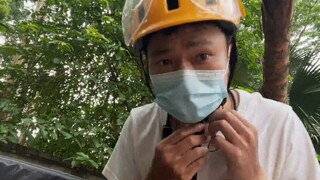 Khách hàng dặn tôi không được mặc quần áo mang về, tôi rất lo lắng khi giao bữa ăn này vì sợ bị phát