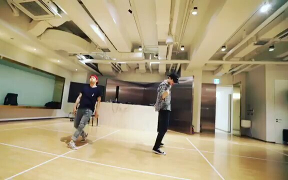 【Wu Shixun Sehun】190423 update di Instagram: versi ruang latihan JMT, panggung solo klasik yang tak 