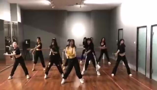 #2020协和医学院研究生舞蹈短视频大赛#4号选手#风铃铃子——Hello Dance