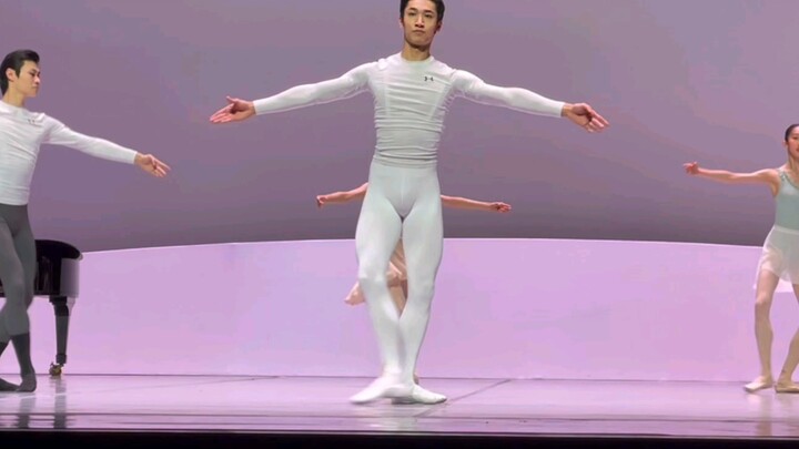 CCTV Ballet Dances into a Pure White Version of Ballet