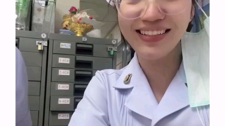 ฉันทำหน้าเธอทำเสียง