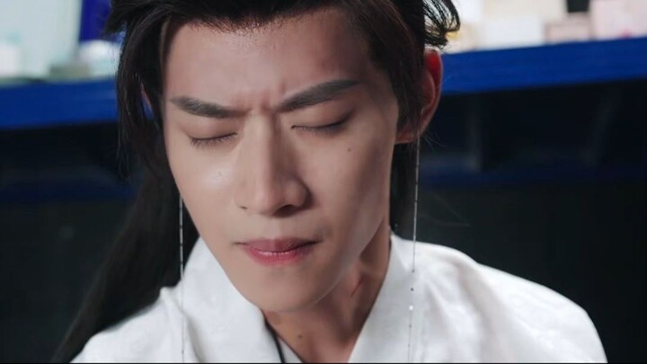 หนุ่มทะลุมิติถูกบังคับแต่งกับนางมารอันดับหนึ่ง ก่อนใช้คลังอาวุธลับข้ามมิติ ป่วนย