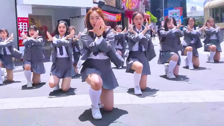 Taiwanese girl covers the song "Youth With You 2 - YES! OK!"