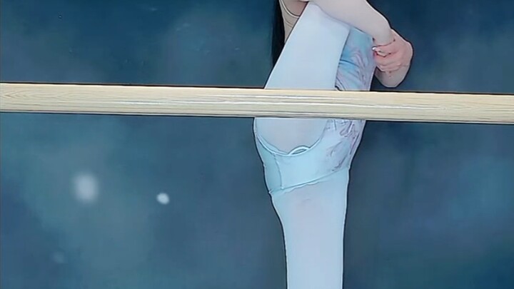 พื้นฐานของสาวน้อยนักเต้น