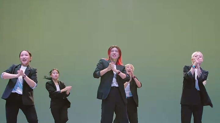 HOOK's Bruno Mars Mix, aiki marrying me right now is just too cool 555