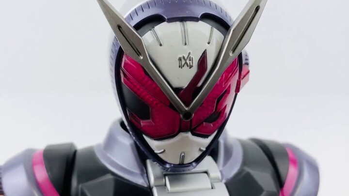 RAH Zi-O is finally here! The most painful thing for a person is that he or she will slowly become t