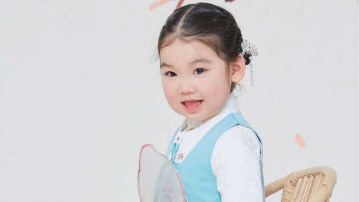 Here she is, here she is… She’s bringing the full episode with her!