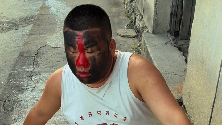 Saudara Gendut Berwajah Gelap!