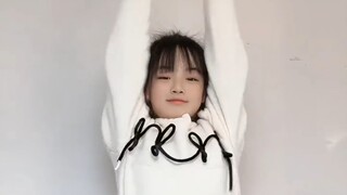 刘雨萱的红色蓬蓬裙系列