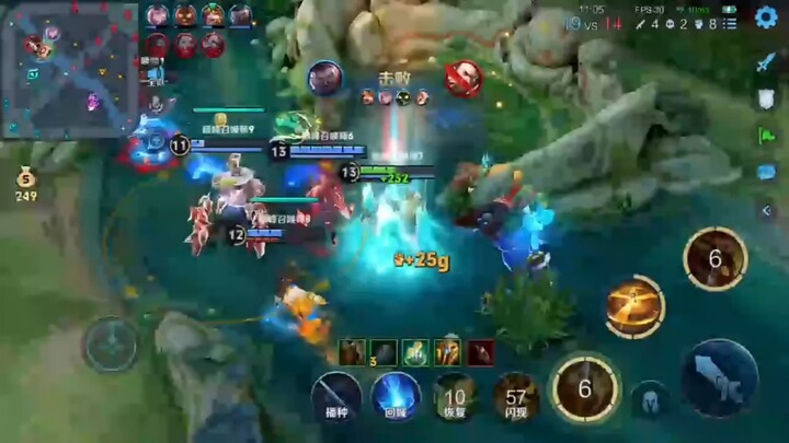 กว่าจะบุกกลับมาได้เปรียบ ก็โดนฮีโร่ที่เกินระดับสาดสกิลเดียวจัดการตายยกทีม แถมยังเปลี่ยนเป็นไอเทมความ