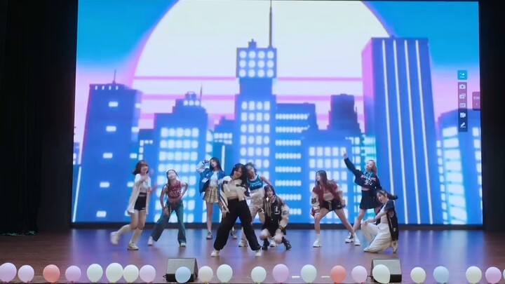 Huazheng Cheerleader HertZ | "Trở về thành phố" phiên bản chín người của sân khấu ra mắt khuôn viên 