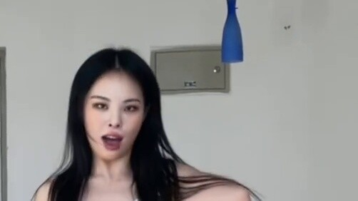 Thật ổn định! Gidle hát và nhảy với micro mở hoàn toàn - Uh Oh【药药】