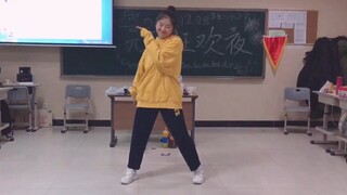 Wow! Minions đang biểu diễn solo kìa!!