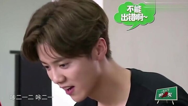 Learning to play the drums: Lu Han nails every single beat, and Xue Zhiqian is stunned!