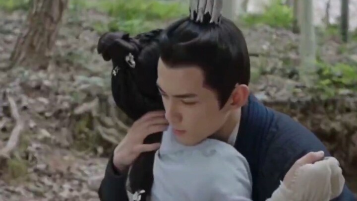 Turns out Ling Buyi *really* loves burying his head in Niaoniao’s soft neck hollow.