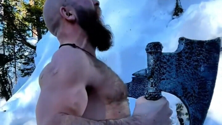 بعض الناس يموتون في سن الثلاثين لكن لا يُدفنون إلا في الثمانين.