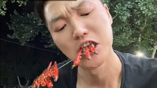 深夜的路边摊收留了多少失意的男人，列气。