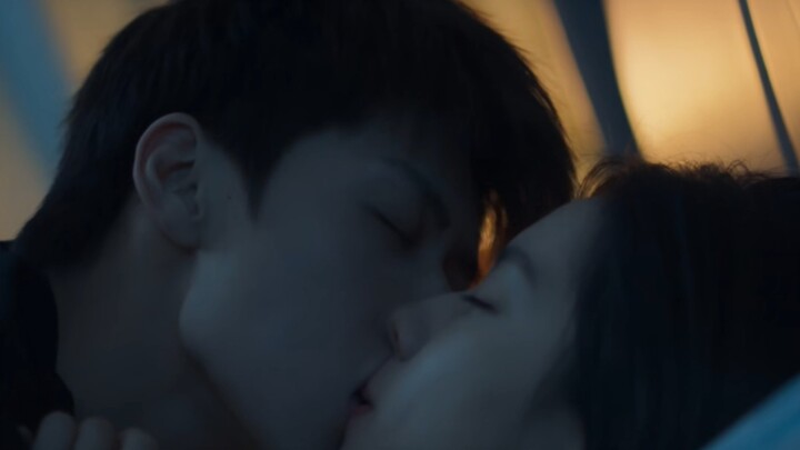 [Zhuang Dafei × Ren Youlun] Help! ! It’s now possible to film kissing scenes like this! ! So horny! 