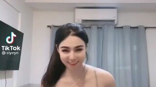 https://vt.tiktok.com/ZSRwmcNCD/