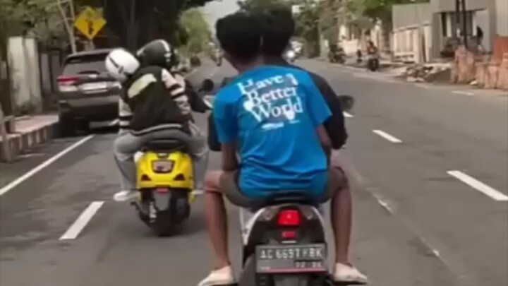 nyindir dengan gaya