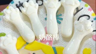 喝不完的牛奶可以做成淡奶油，还可以自制奶油奶酪！巴斯克蛋糕的材料这不就齐活了么，最简单的奶酪棒也不用去外面买啦～