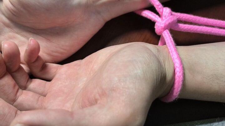 手铐结 (手腕绳缚) ‖ 越挣扎，锁得越紧 ‖ 自己一个人在家千万不要尝试