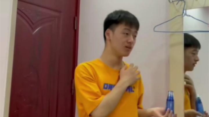 لا يُسمح لأي شخص بعدم مشاهدة رقص العم الرائع مع هذه الموسيقى الخلفية، إنها مثيرة للغاية! 【سوشي فونغ 