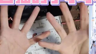 [Elsa] Haha! Big white cat paw!