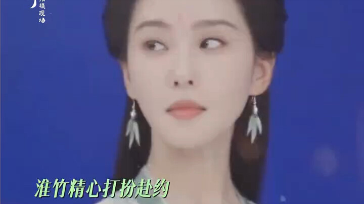 "Shi Shi Liu has developed the habit of bursting into laughter whenever she sees Yunlong Zhang." "Hu