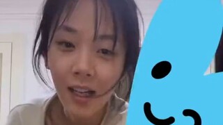 BIBI更新ins和妹妹(金拏炅)、奶奶一起舞蹈