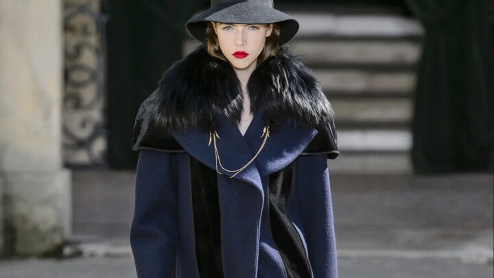 Is this the domineering female tycoon whose ambition and desire are written all over her face?! She'