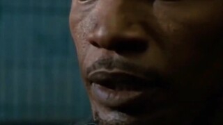 他不仅为家人复了仇而且靠着高智商一人挑战着整个漂亮国的公正权威