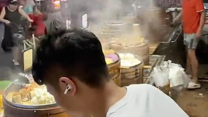 Hidangan siap saji buatan tangan