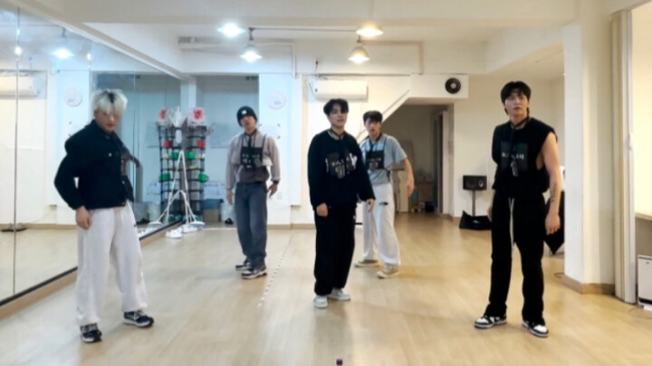 Peaktime 11 o'clock Skyscraper (Live Singing) Practice Room!!!!! Bonus footage at the end～