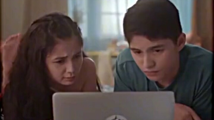 luv is caught in his arm💖