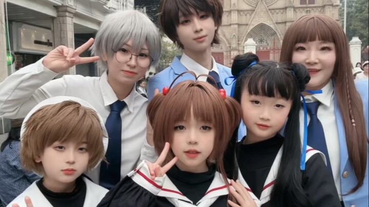 I met the Cardcaptor Sakura cosplay group. They are really a group of elementary school students! Th