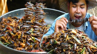 Cooking Cricket,Grasshopper with Salt Recipe - Make Crispy Cricket with Chili for delicious Food