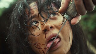 لم تعد المنجل قادرة على إيجاد الراحة في حفر البطاطس، وأخيرًا انفجرت أعصابها المشدودة في مشهد مليء با